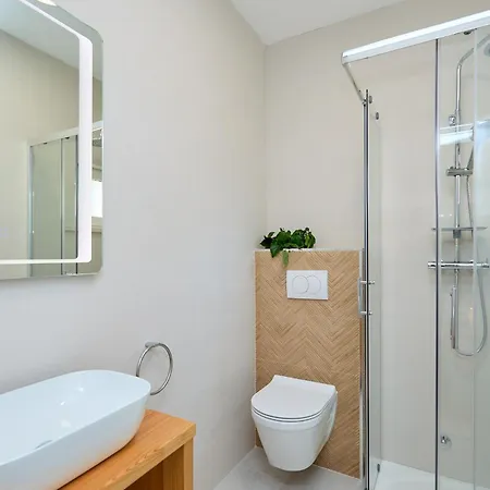 Apartment Summer Chill 1 *